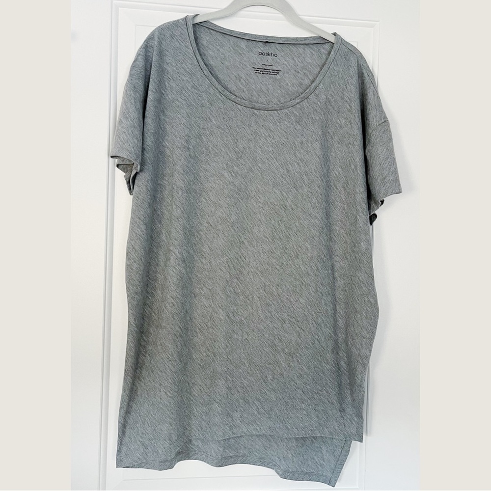 NWOT Paskho Light Grey Short Sleeve Scoop Neck T-Shirt